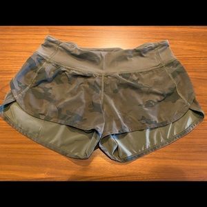 Lululemon Shorts Size 6